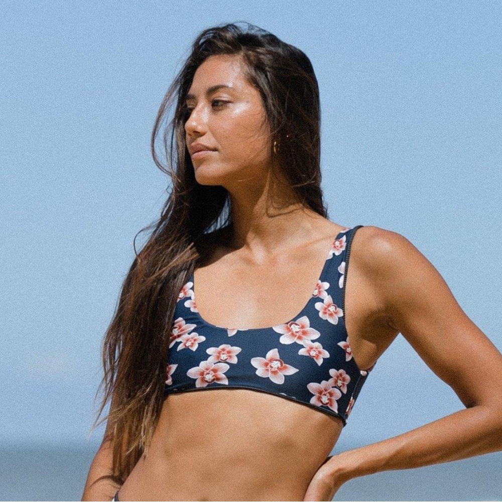 Acacia birdie swim bikini top in isle